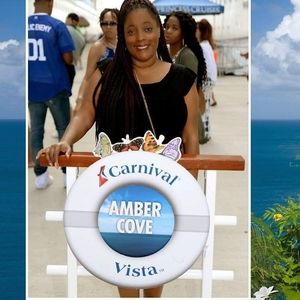 Meet your Posher, Leslie